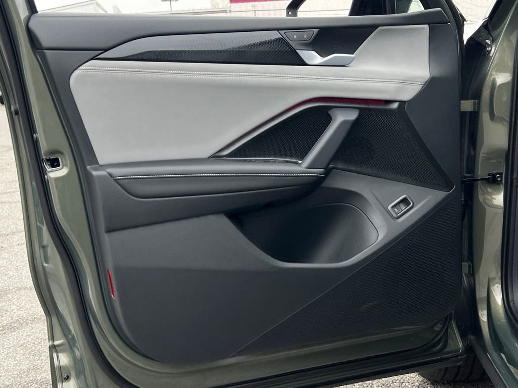 New 2026 Volkswagen Tiguan SE R-Line image 18