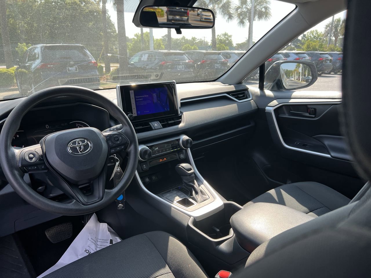 Used 2024 Toyota RAV4 LE AWD/4WD image 30