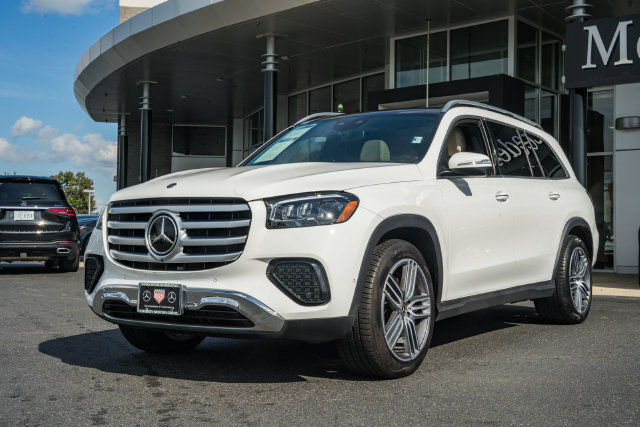 Certified 2025 Mercedes-Benz GLS 450 4MATIC image 3