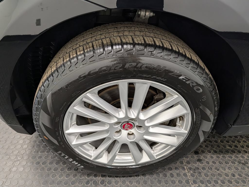 Used 2019 Jaguar F-PACE Prestige AWD/4WD image 9