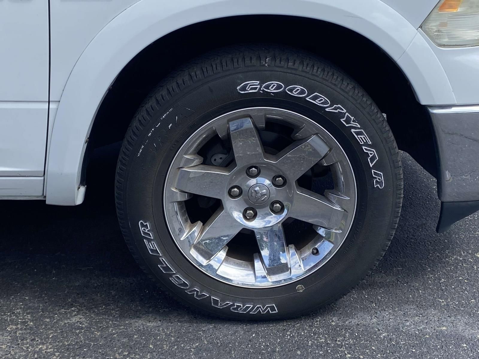 Used 2011 RAM 1500 Laramie AWD/4WD image 9