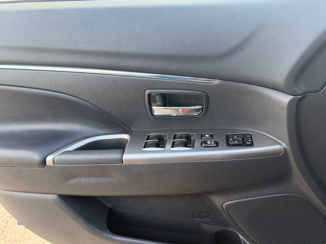 Used 2024 Mitsubishi Outlander Sport LE AWD/4WD image 29