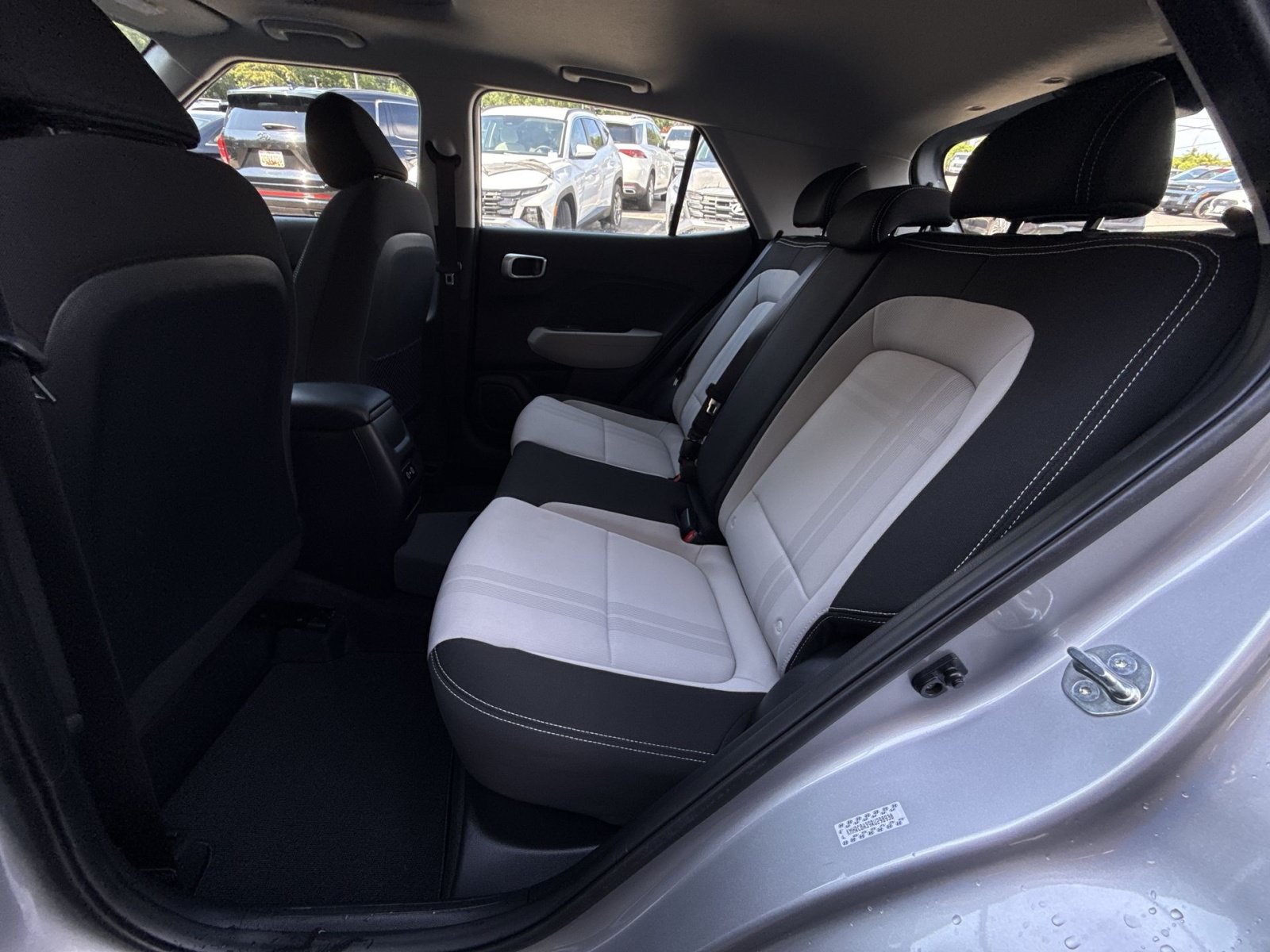 Certified 2024 Hyundai Venue SEL FWD image 25