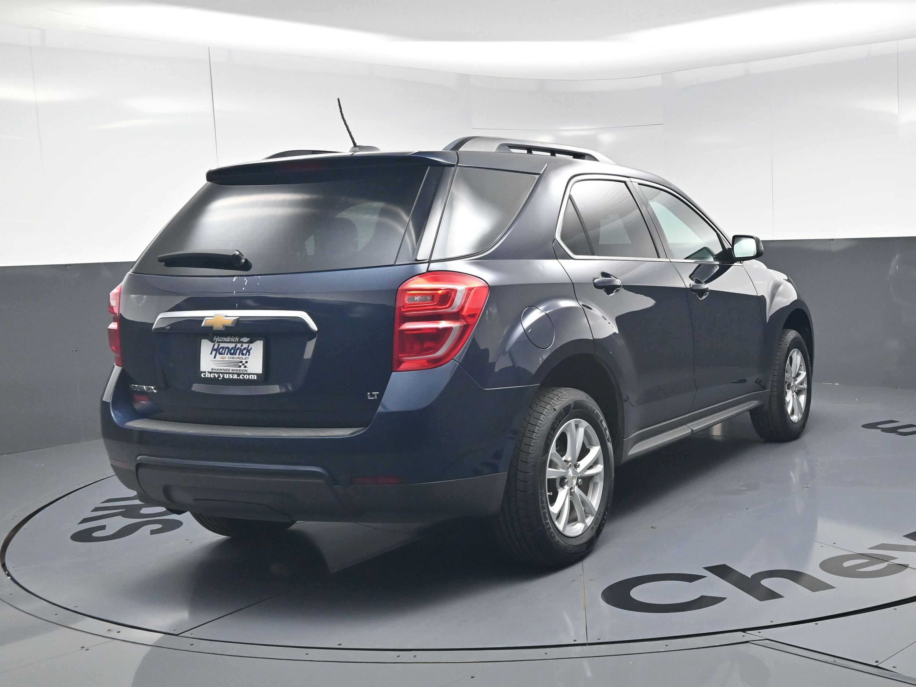 Used 2017 Chevrolet Equinox LT w/ Convenience Package FWD image 9