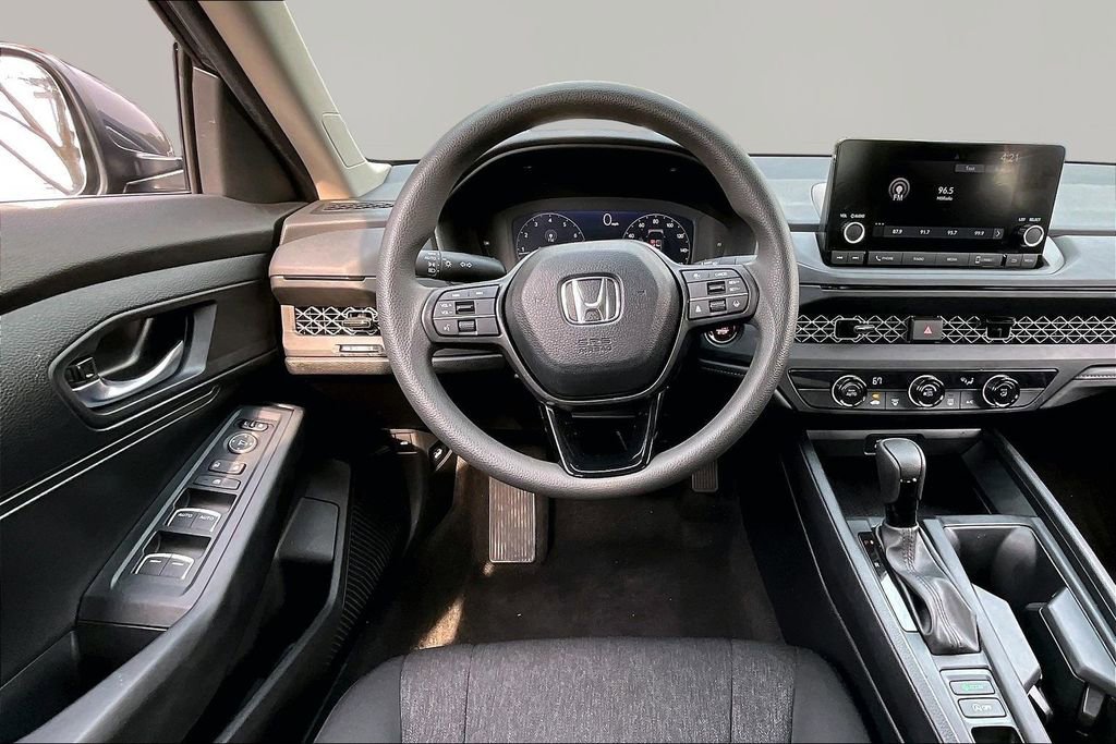 Used 2025 Honda Accord LX image 9