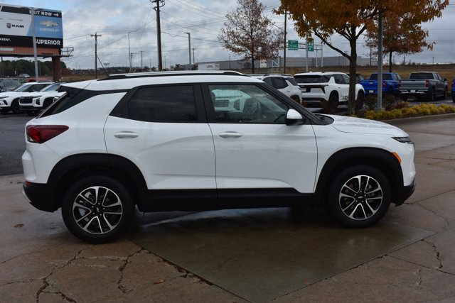 Used 2025 Chevrolet TrailBlazer LT image 4