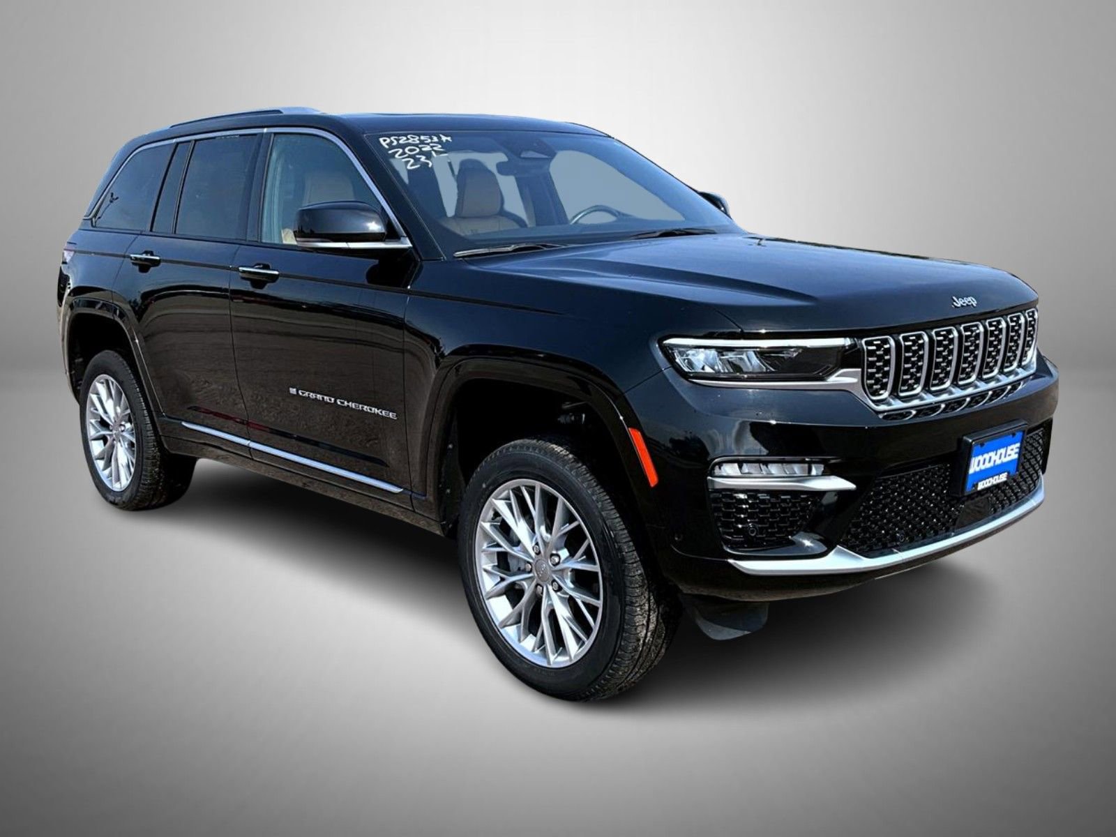 Used 2022 Jeep Grand Cherokee Summit w/ Luxury Tech Group V image 3