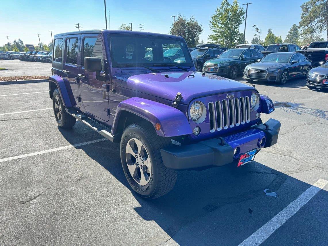 Used 2018 Jeep Wrangler Unlimited Sahara w/ Dual Top Group AWD/4WD image 7