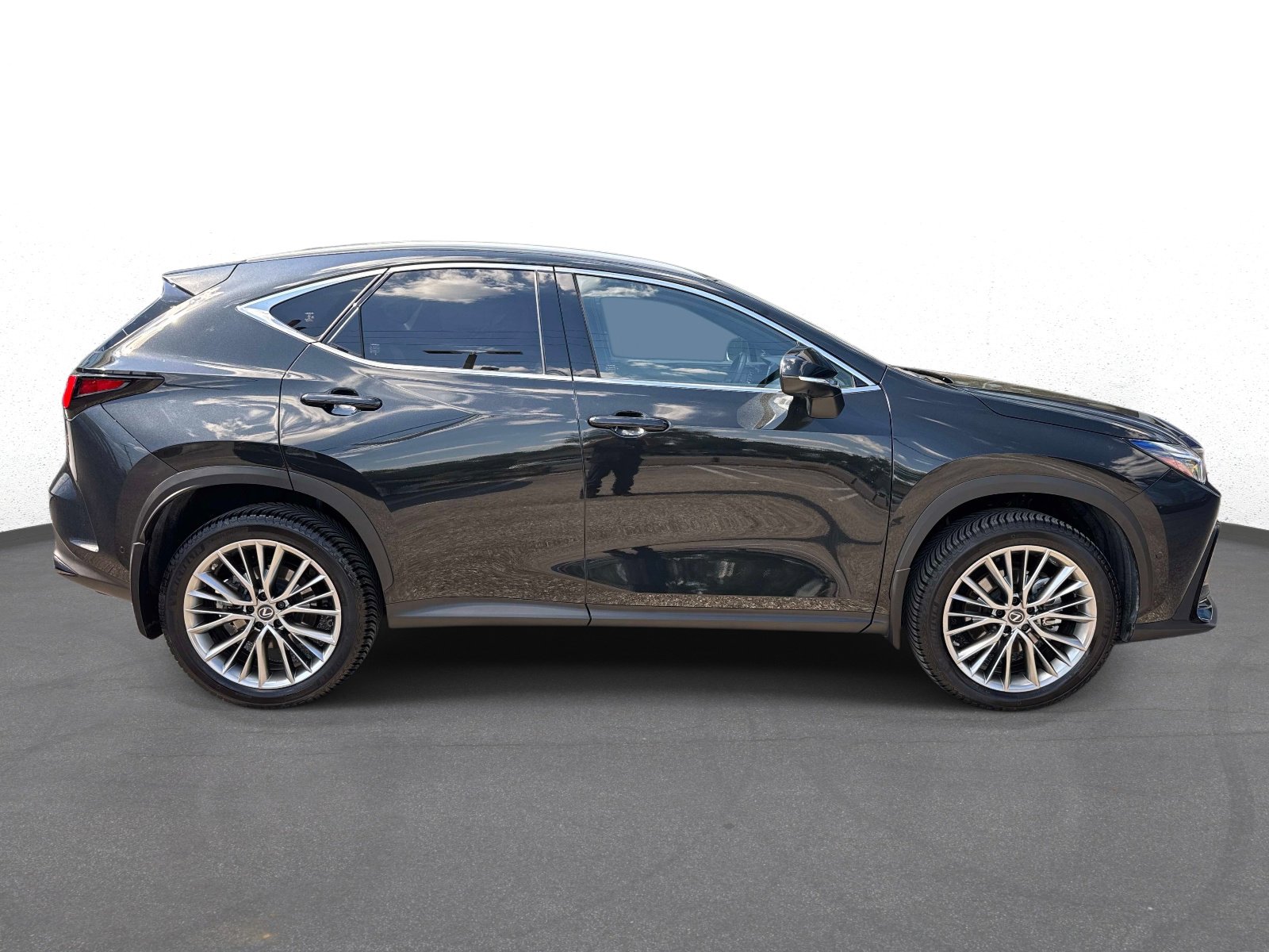 Certified 2022 Lexus NX 350h AWD image 2