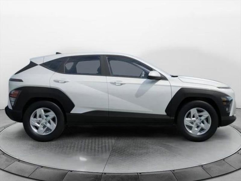 New 2026 Hyundai Kona SE image 7