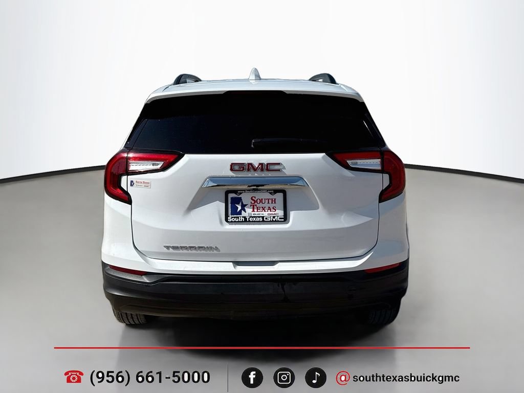 Used 2024 GMC Terrain SLE w/ Driver Convenience Package FWD image 7