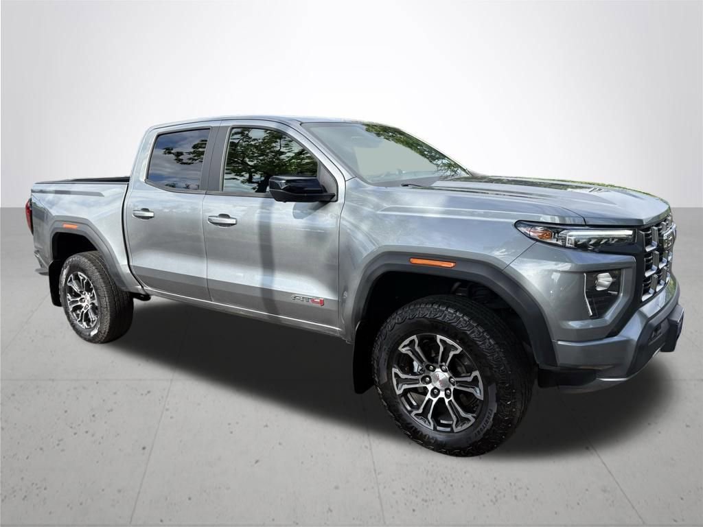 Used 2024 GMC Canyon AT4 w/ Technology Package AWD/4WD image 4