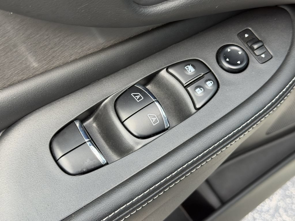 Used 2023 Nissan Murano SL w/ SL Moonroof Package FWD image 21