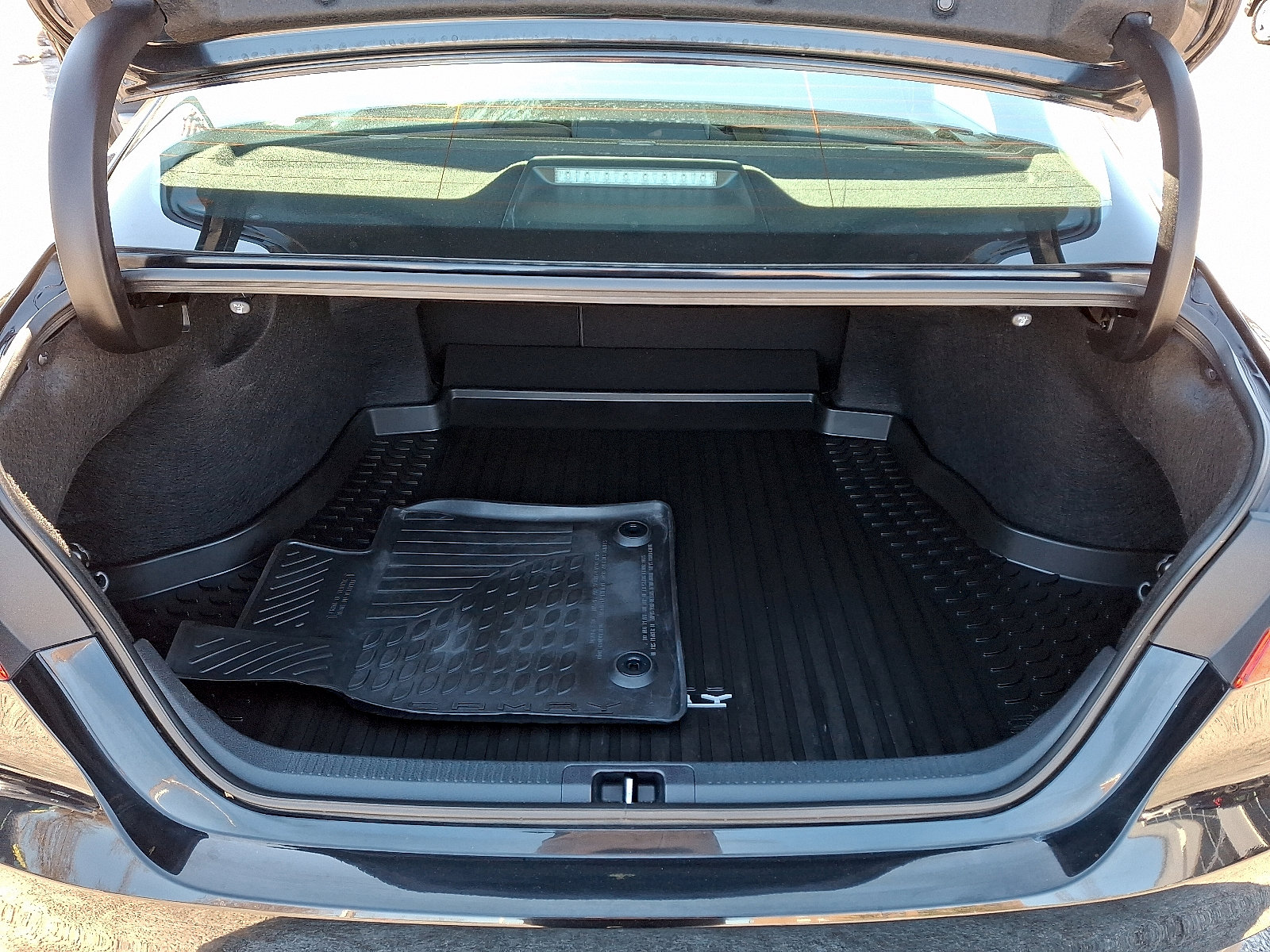 Used 2024 Toyota Camry LE image 28