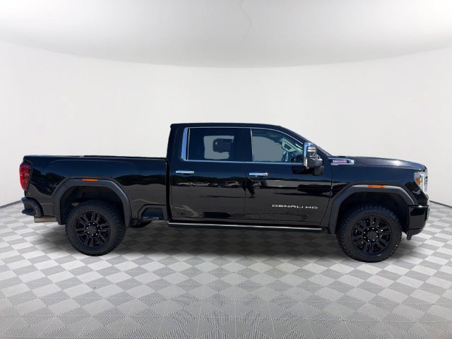 Used 2022 GMC Sierra 2500 Denali w/ Denali Black Diamond Edition AWD/4WD image 4