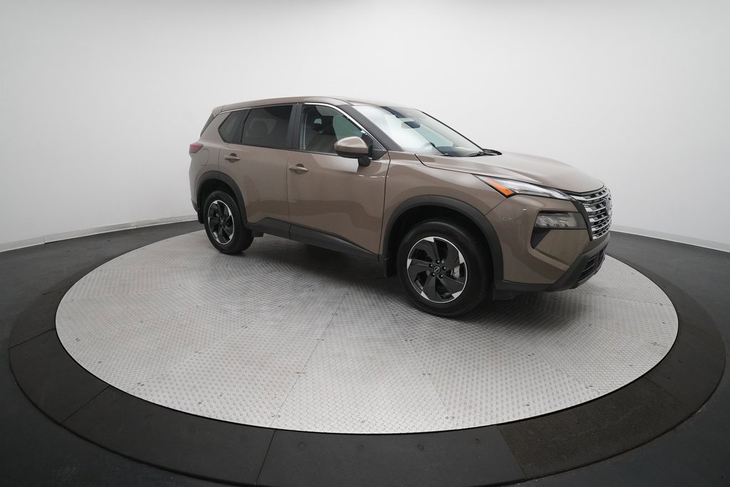 Certified 2025 Nissan Rogue SV image 13