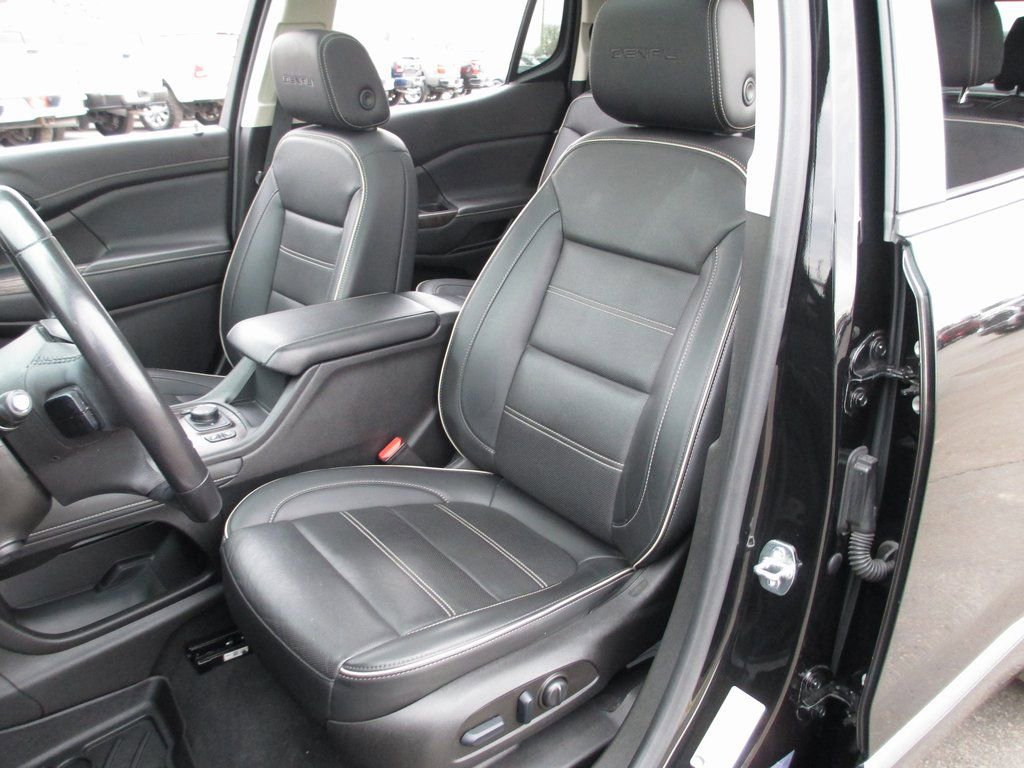 Used 2022 GMC Acadia Denali w/ Denali Ultimate Package image 19