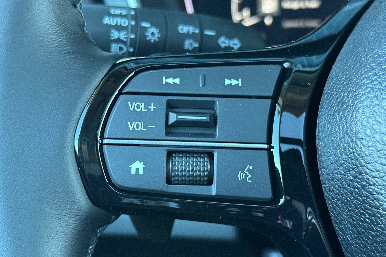 New 2025 Honda Pilot Touring image 29