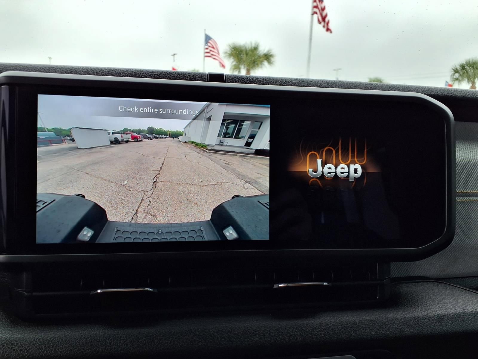 Used 2024 Jeep Gladiator Sport AWD/4WD image 5