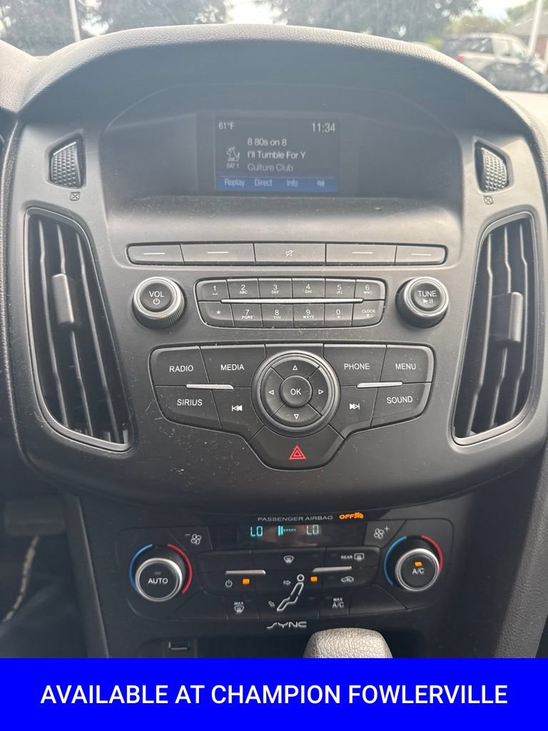 Used 2018 Ford Focus SE w/ SE Appearance Package FWD image 28