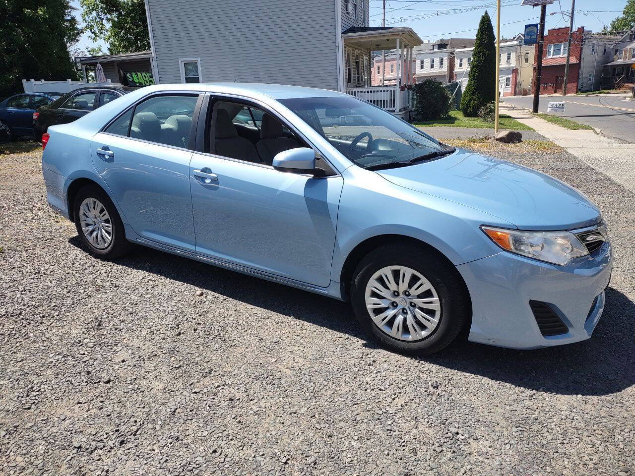 Used 2012 Toyota Camry LE FWD image 3