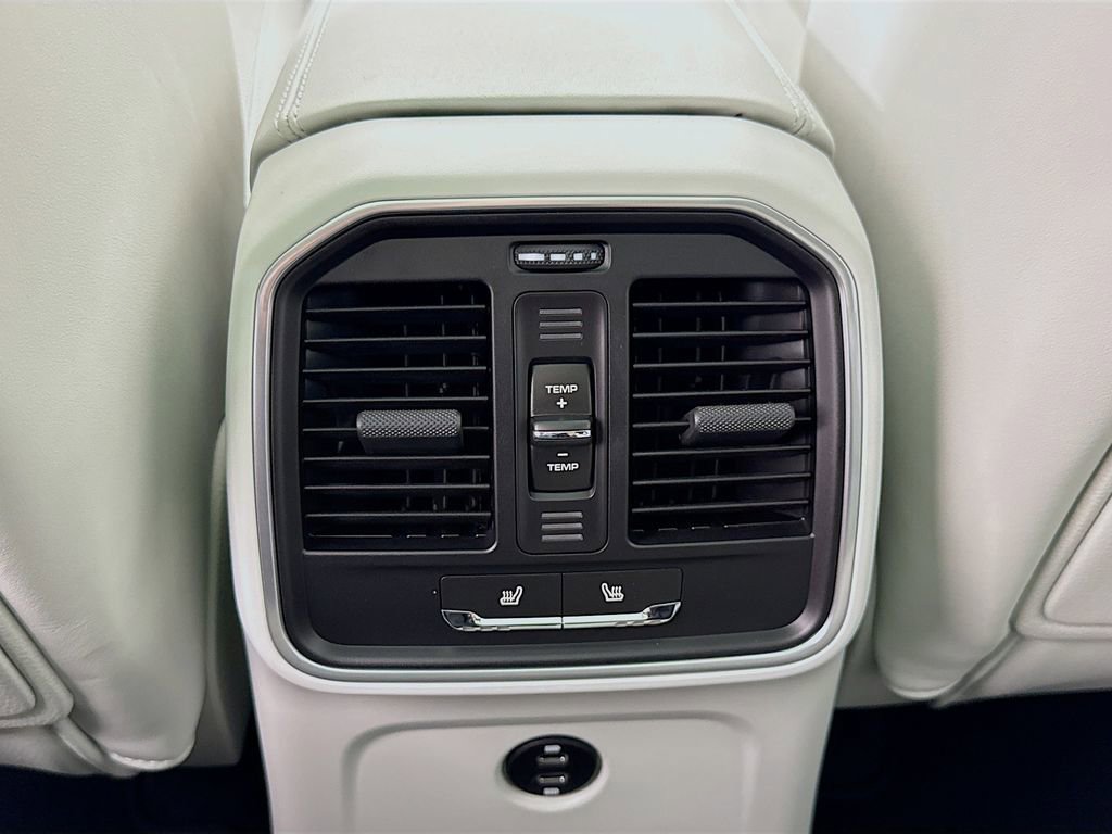 New 2026 Porsche Macan Turbo image 28