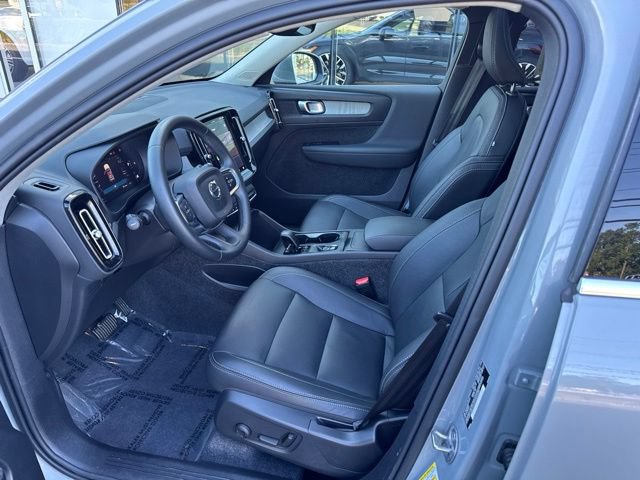 Certified 2025 Volvo XC40 B5 Core AWD/4WD image 20