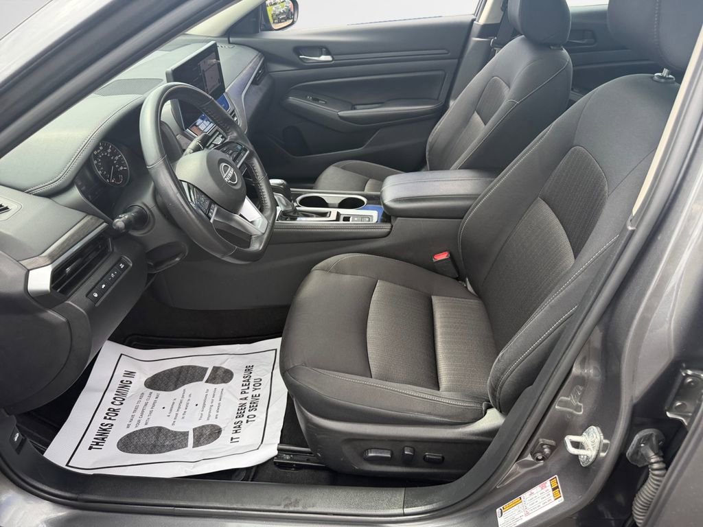 Used 2024 Nissan Altima 2.5 SV w/ SV Premium Package FWD image 12