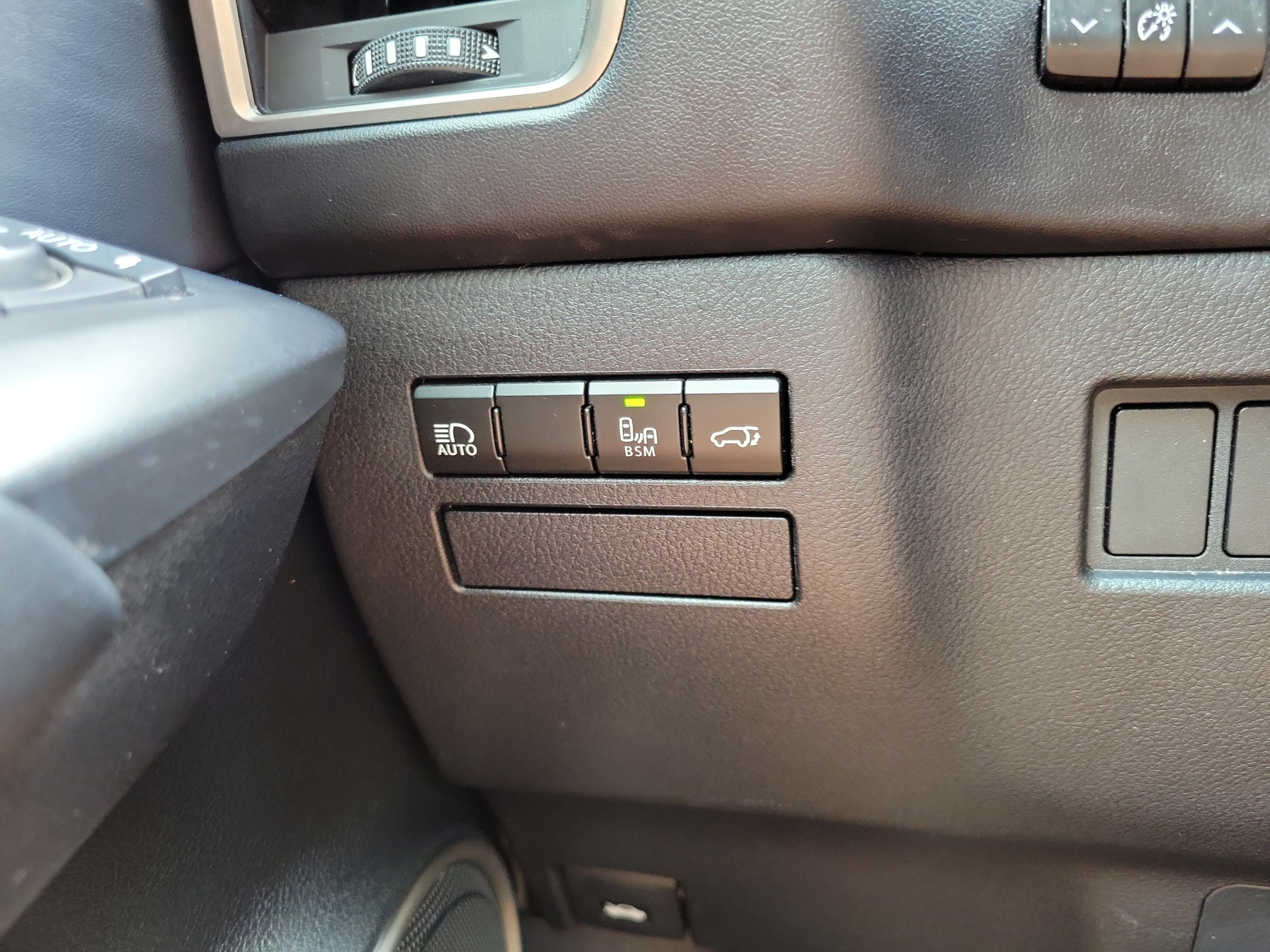 Used 2018 Lexus NX 300 FWD w/ Comfort Package image 18