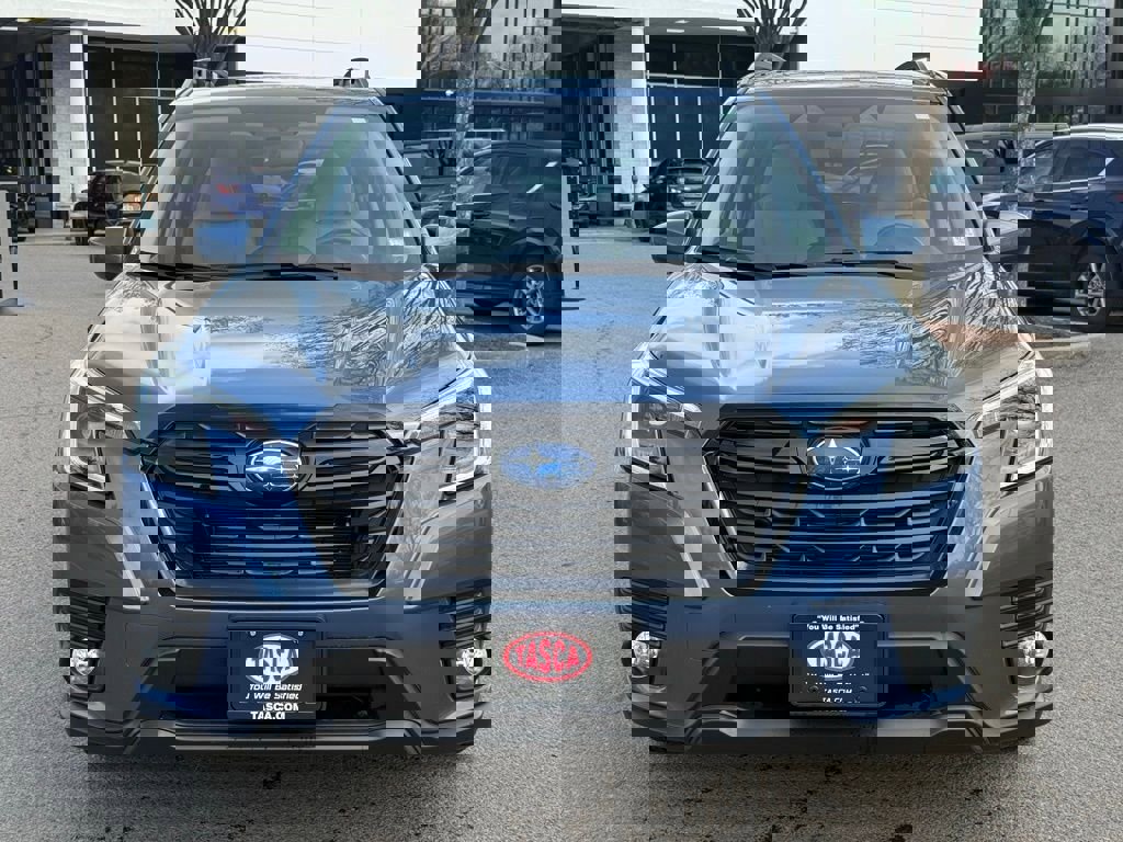 Used 2023 Subaru Forester Premium image 3