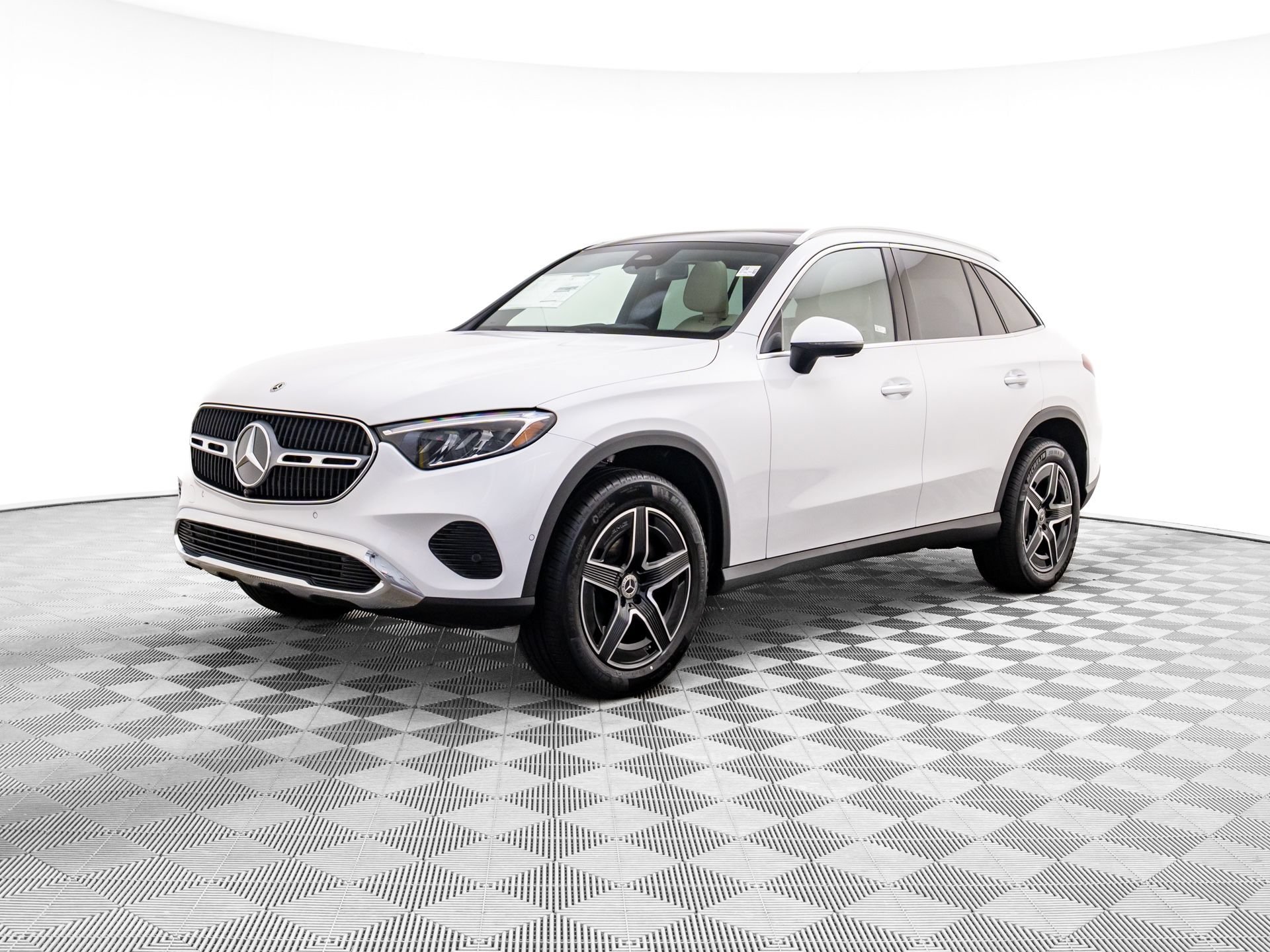New 2026 Mercedes-Benz GLC 300 4MATIC image 1