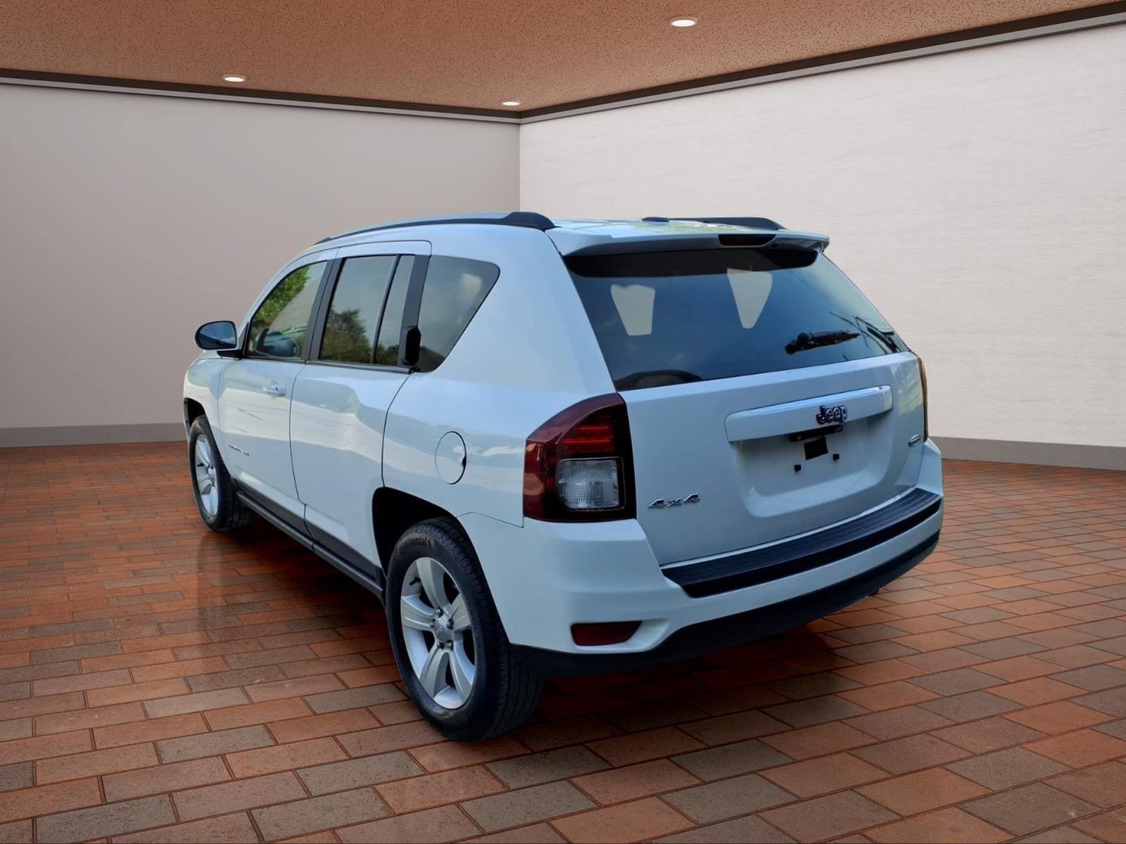 Used 2017 Jeep Compass Latitude AWD/4WD image 7