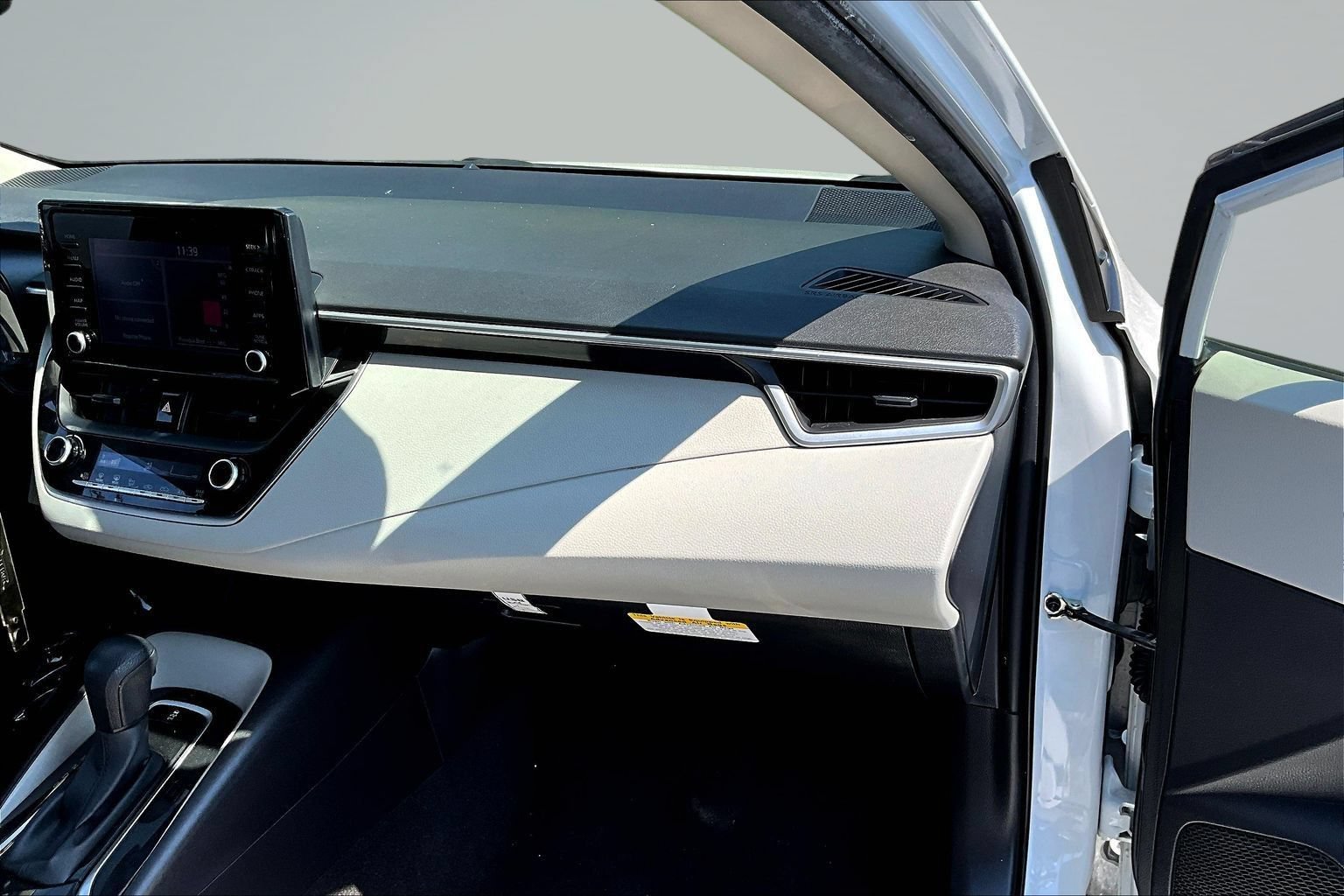 Used 2022 Toyota Corolla L FWD image 23