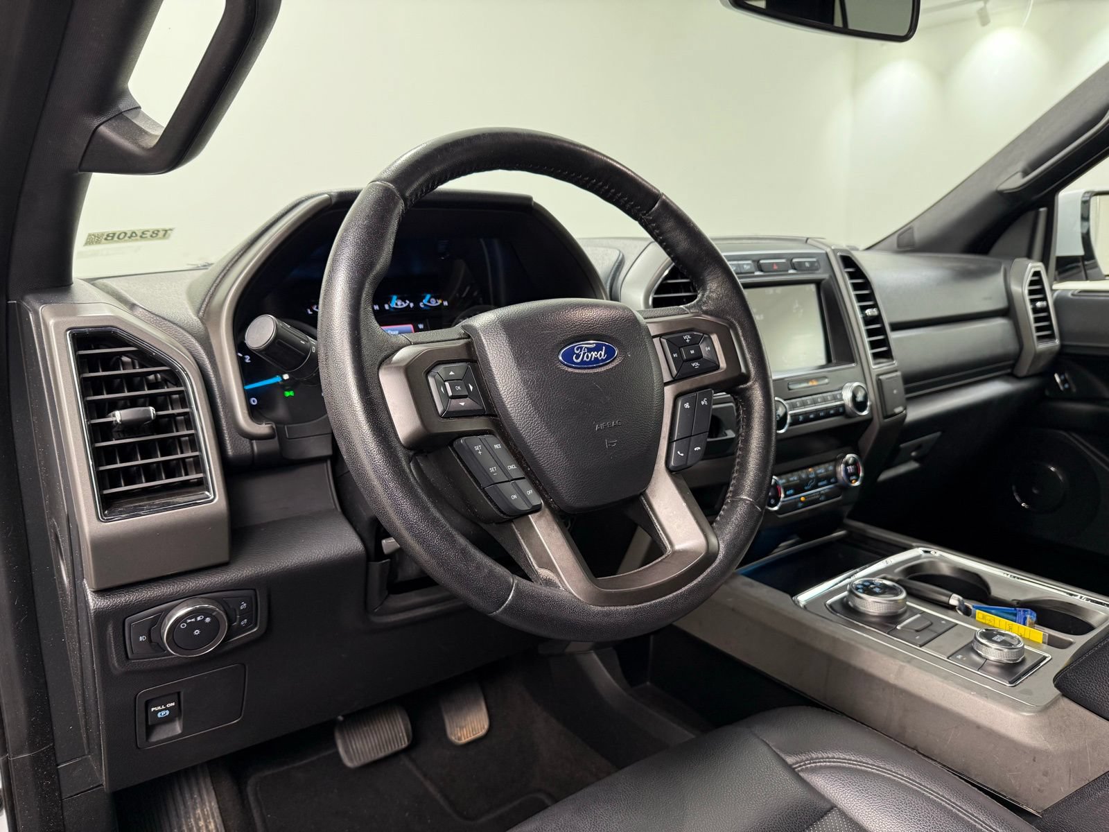 Used 2019 Ford Expedition XLT w/ Equipment Group 201A AWD/4WD image 13