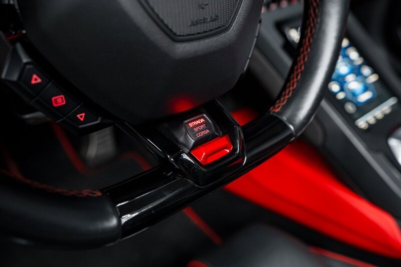 Used 2021 Lamborghini Huracan EVO RWD image 22