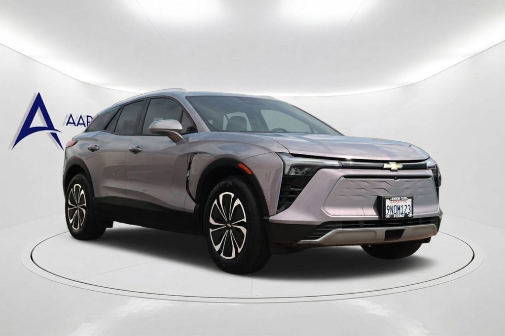 Used 2024 Chevrolet Blazer EV LT AWD/4WD image 3