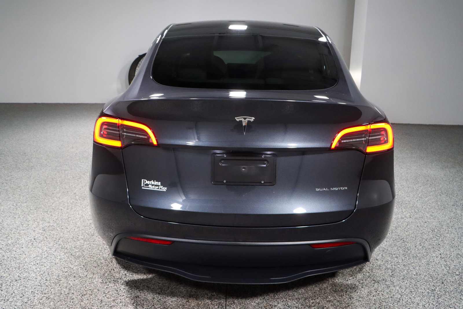 Used 2025 Tesla Model Y Long Range image 8