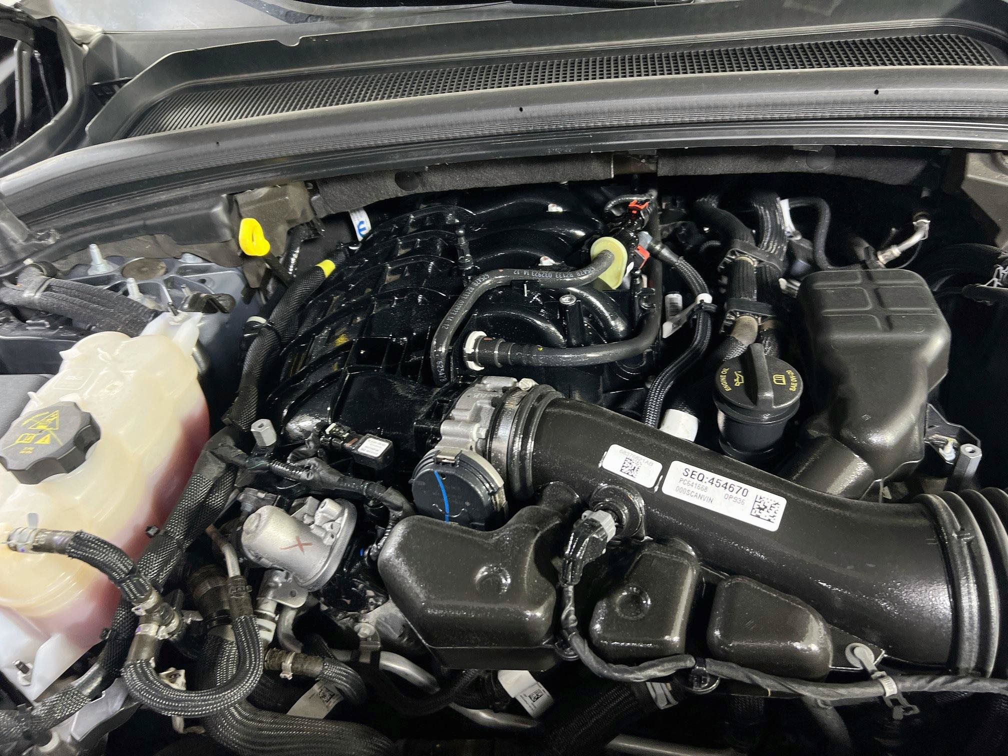 Used 2023 Jeep Grand Cherokee Laredo AWD/4WD image 28