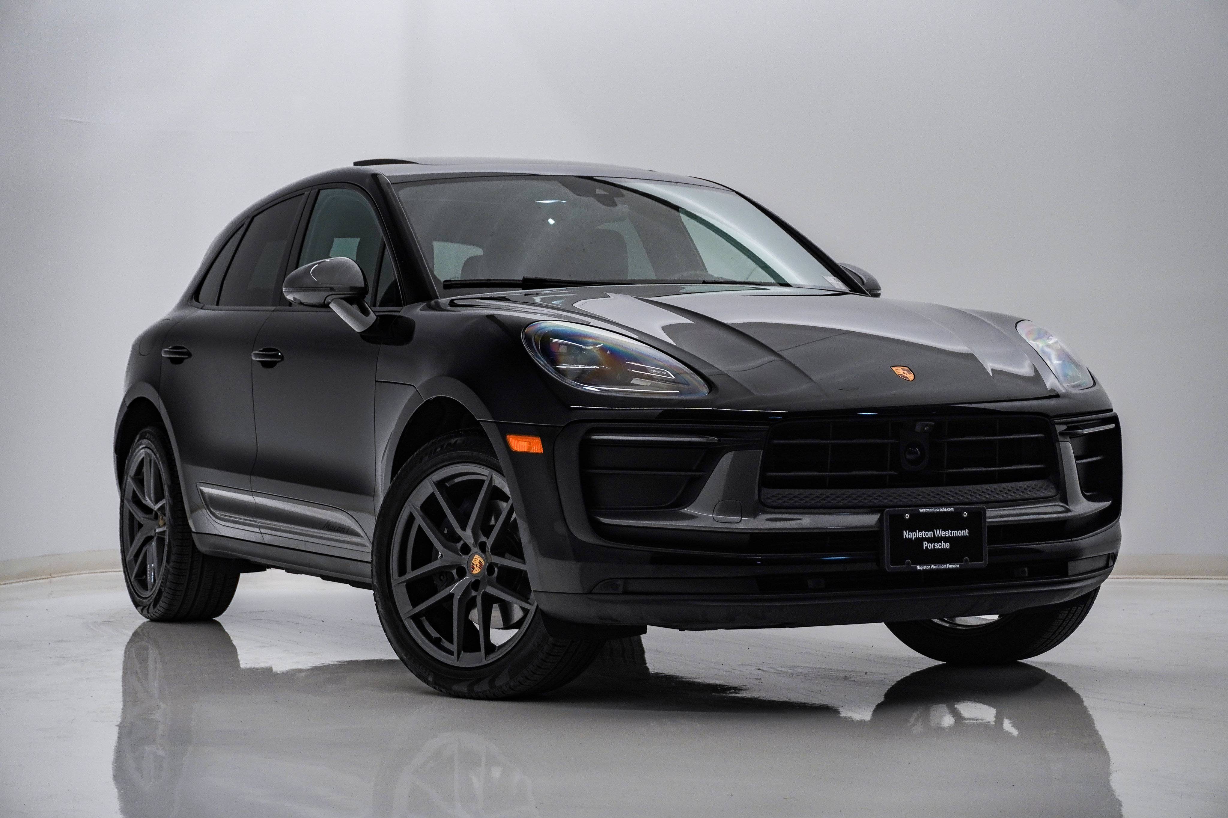 Certified 2026 Porsche Macan Turbo AWD/4WD image 11