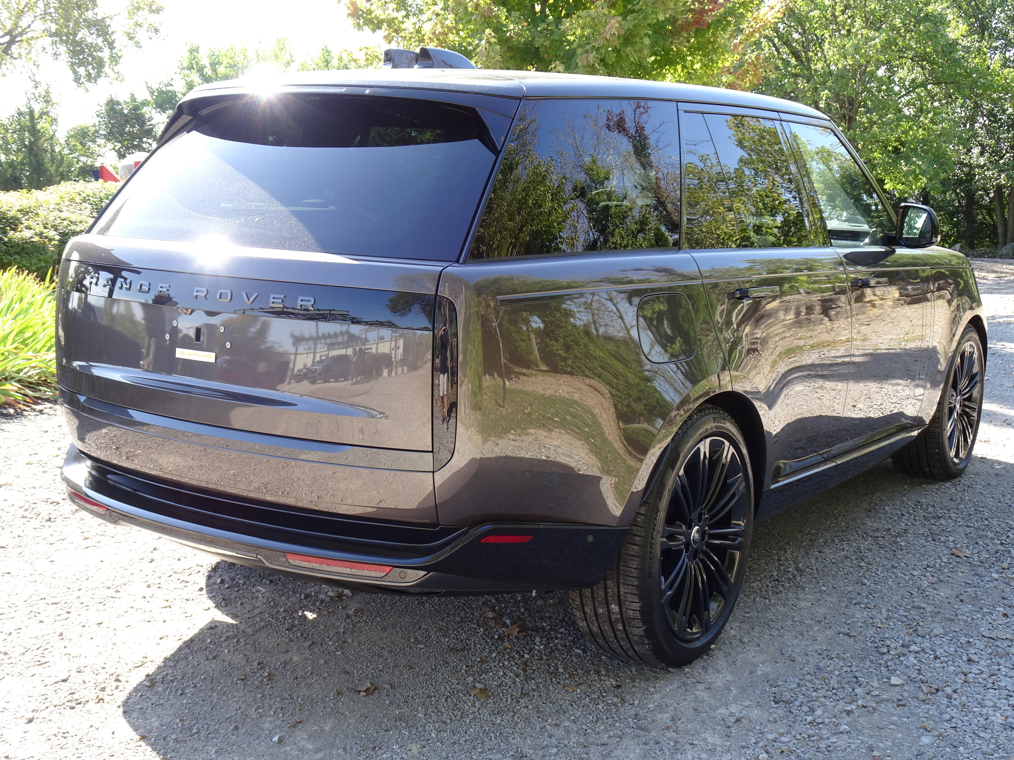 New 2025 Land Rover Range Rover SE image 12