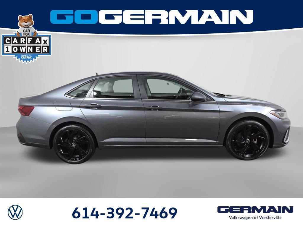 Certified 2025 Volkswagen Jetta SE w/ Sunroof Package FWD image 7