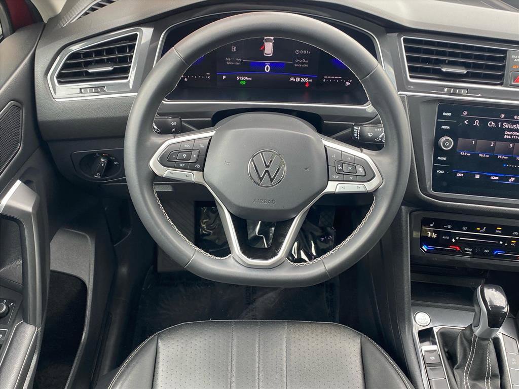 Certified 2023 Volkswagen Tiguan SE w/ Panoramic Sunroof Package FWD image 5