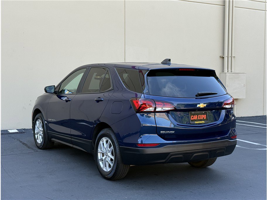 Used 2023 Chevrolet Equinox LS w/ LS Convenience Package FWD image 4