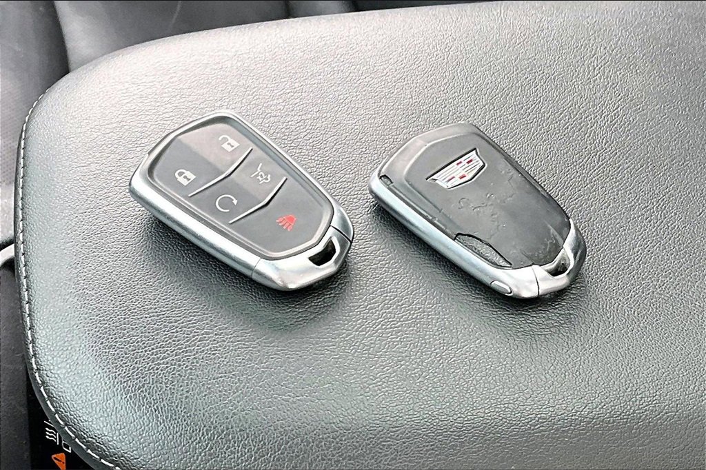 Used 2023 Cadillac XT6 Premium Luxury w/ Technology Package image 10