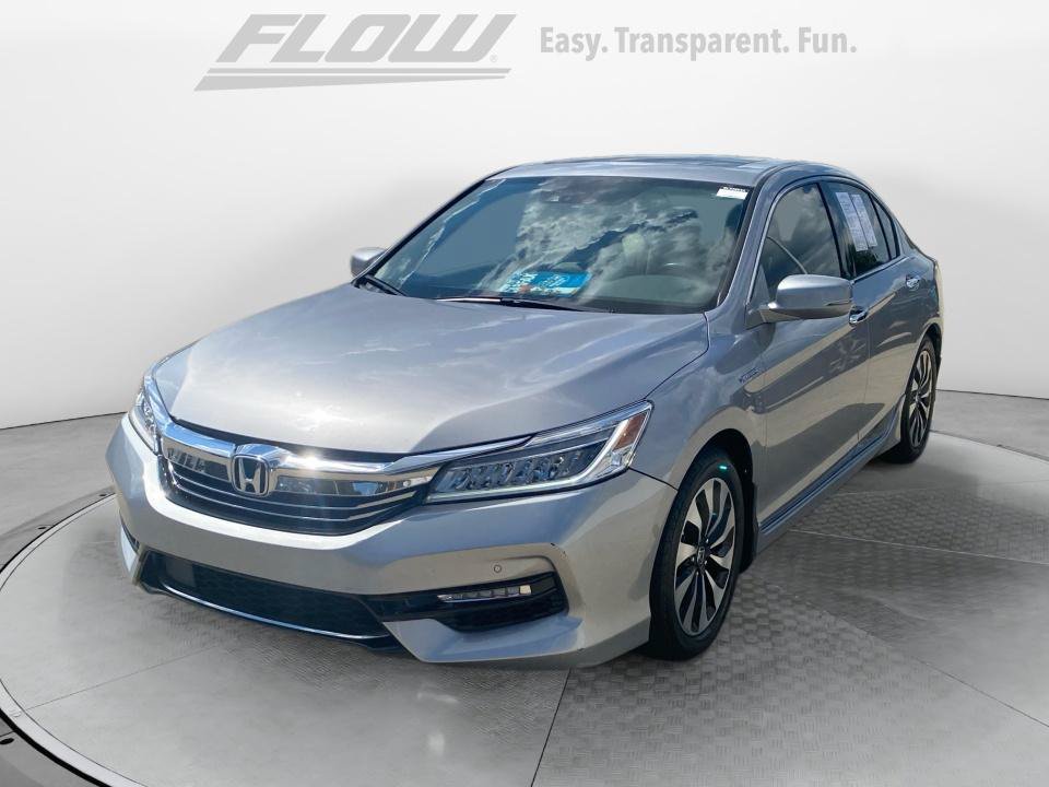 Used 2017 Honda Accord Touring image 4