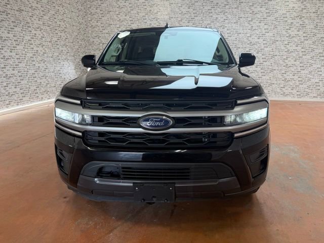 Used 2024 Ford Expedition Max XLT AWD/4WD image 2