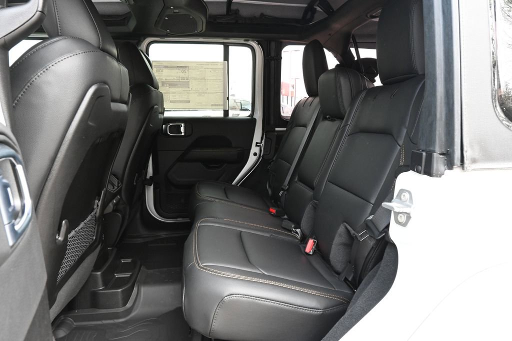 New 2026 Jeep Wrangler Unlimited Sahara AWD/4WD image 18