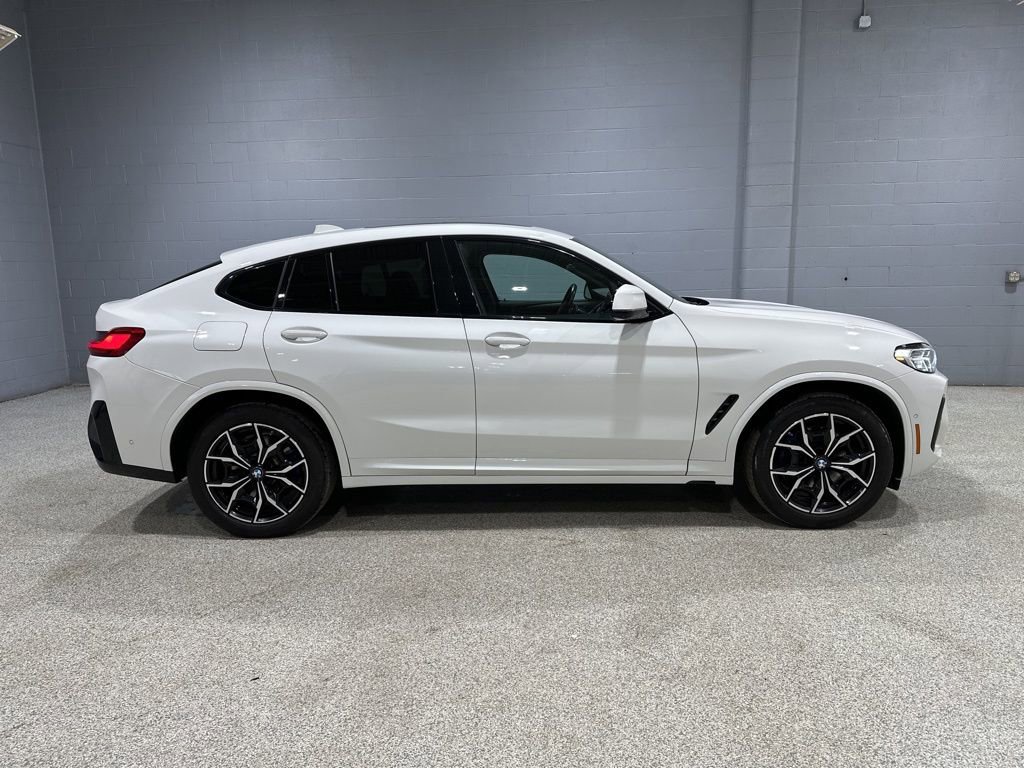 Used 2023 BMW X4 xDrive30i w/ M Sport Package image 3