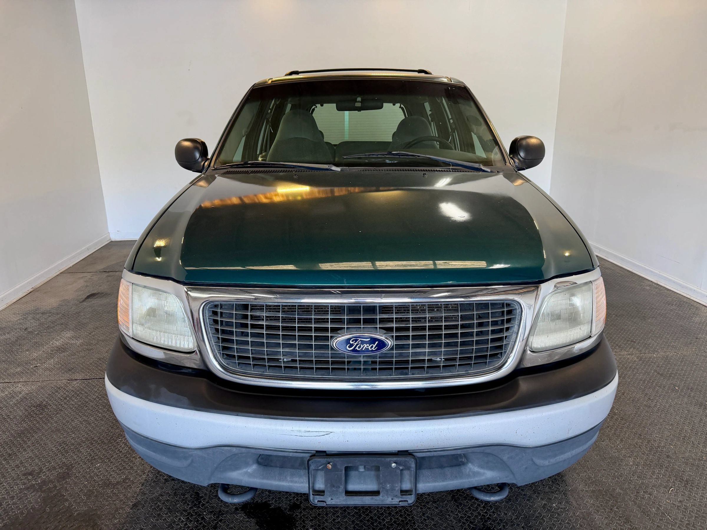 Used 2000 Ford Expedition XLT AWD/4WD image 3