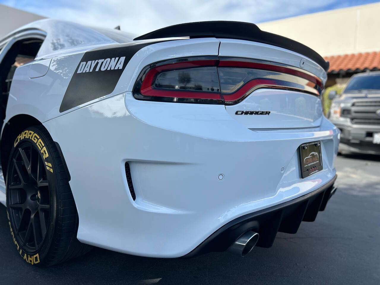 Used 2017 Dodge Charger R/T image 10